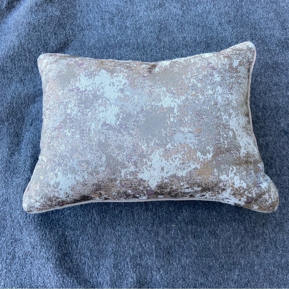 Accent Throw Pillow. Abstract Pattern. 14x12” Designer. - Picture 3 of 3